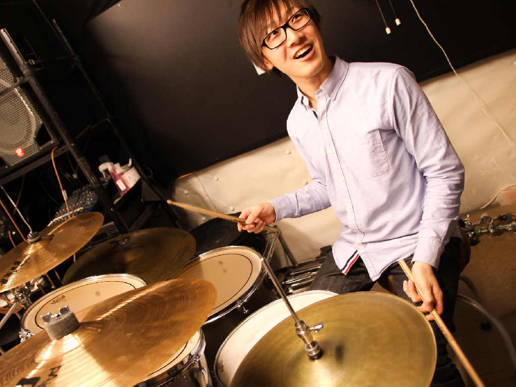 EXIT DRUMLESSONの講師紹介